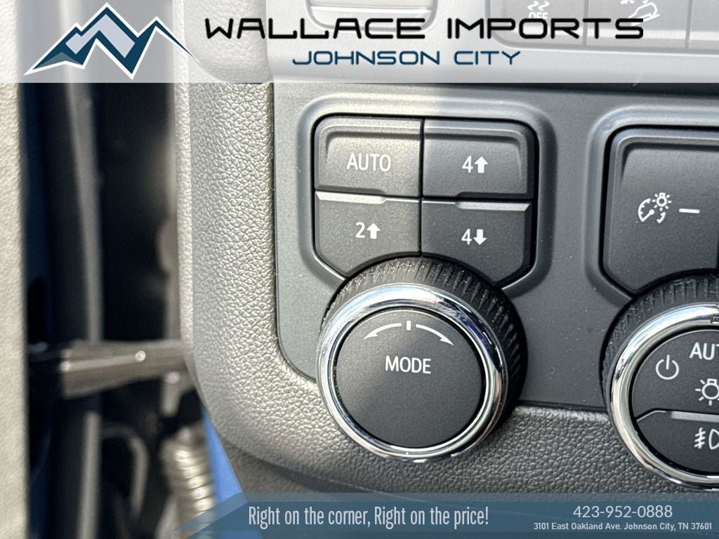 Used 2025 Chevrolet Suburban High Country w/ Sun And Tow Package AWD/4WD image 29