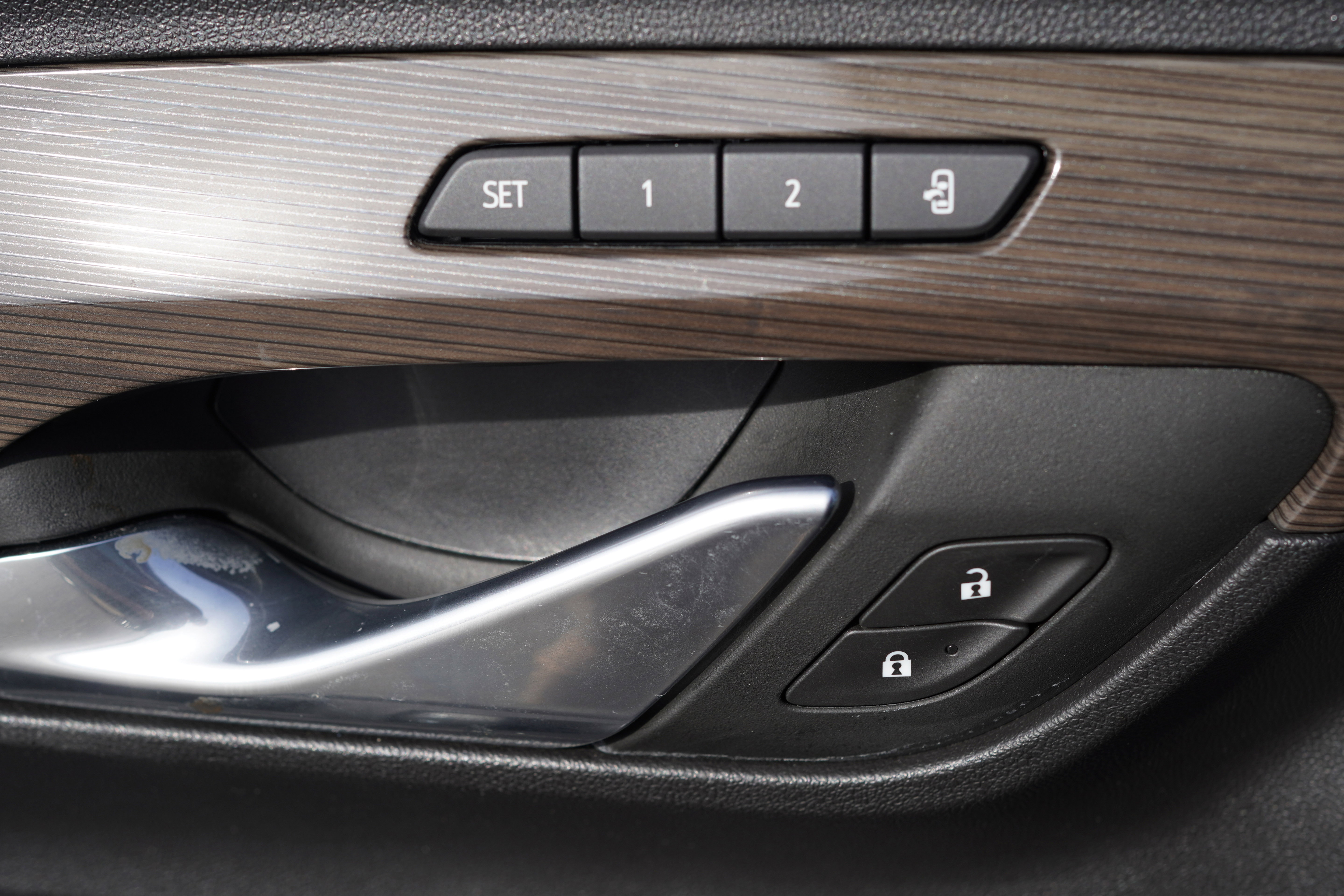 Used 2024 GMC Terrain Denali w/ Denali Premium Package image 30