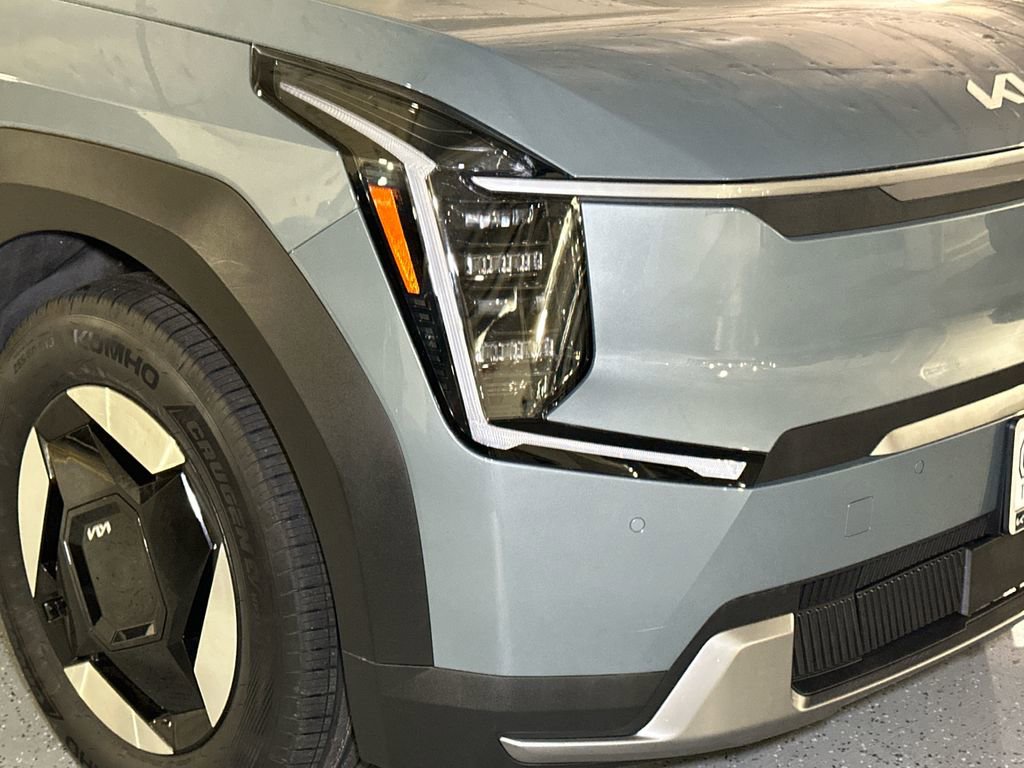 Certified 2024 Kia EV9 Wind image 12