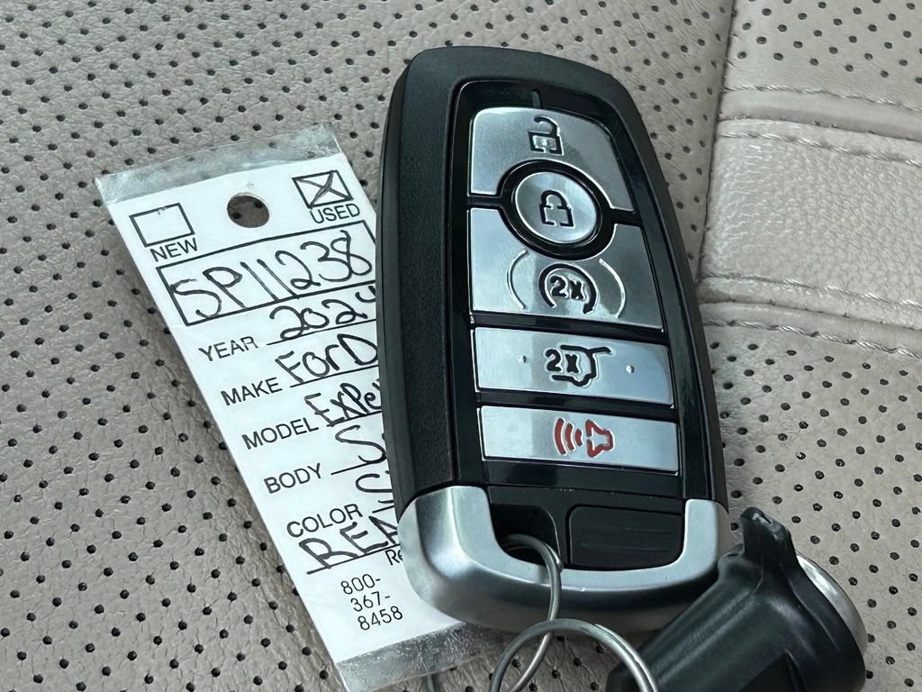 Used 2024 Ford Expedition Limited RWD image 56
