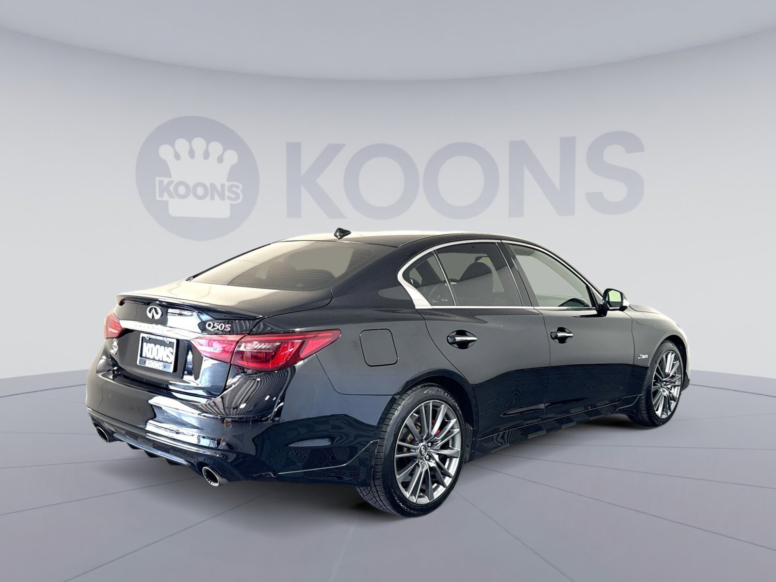 Used 2018 INFINITI Q50 Red Sport 400 w/ Sensory Package (Sport) AWD/4WD image 7