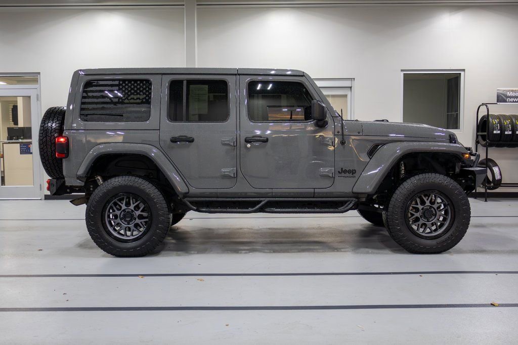 Used 2021 Jeep Wrangler Unlimited Sahara image 6