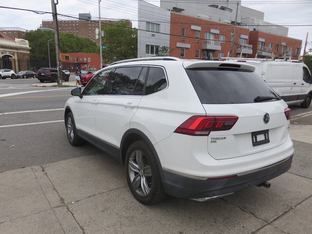 Used 2018 Volkswagen Tiguan SEL Premium AWD/4WD image 5