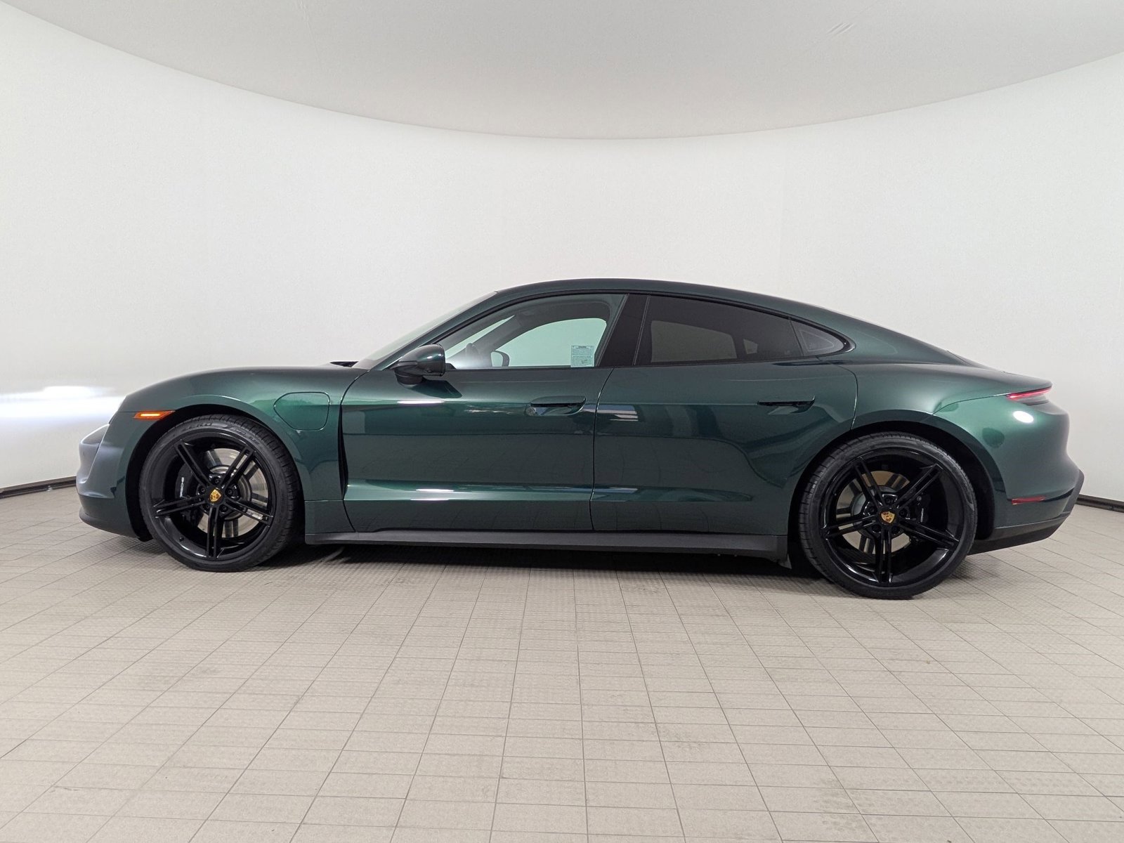 Certified 2024 Porsche Taycan 4S AWD/4WD image 2
