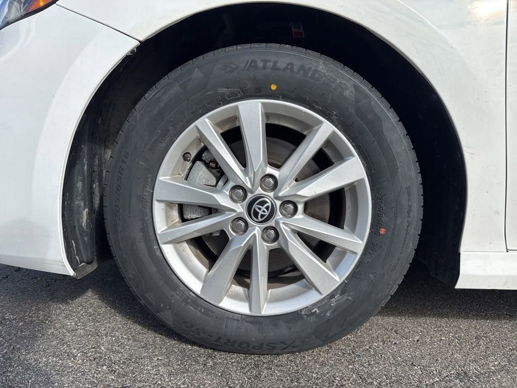 Used 2025 Toyota Camry LE FWD image 42