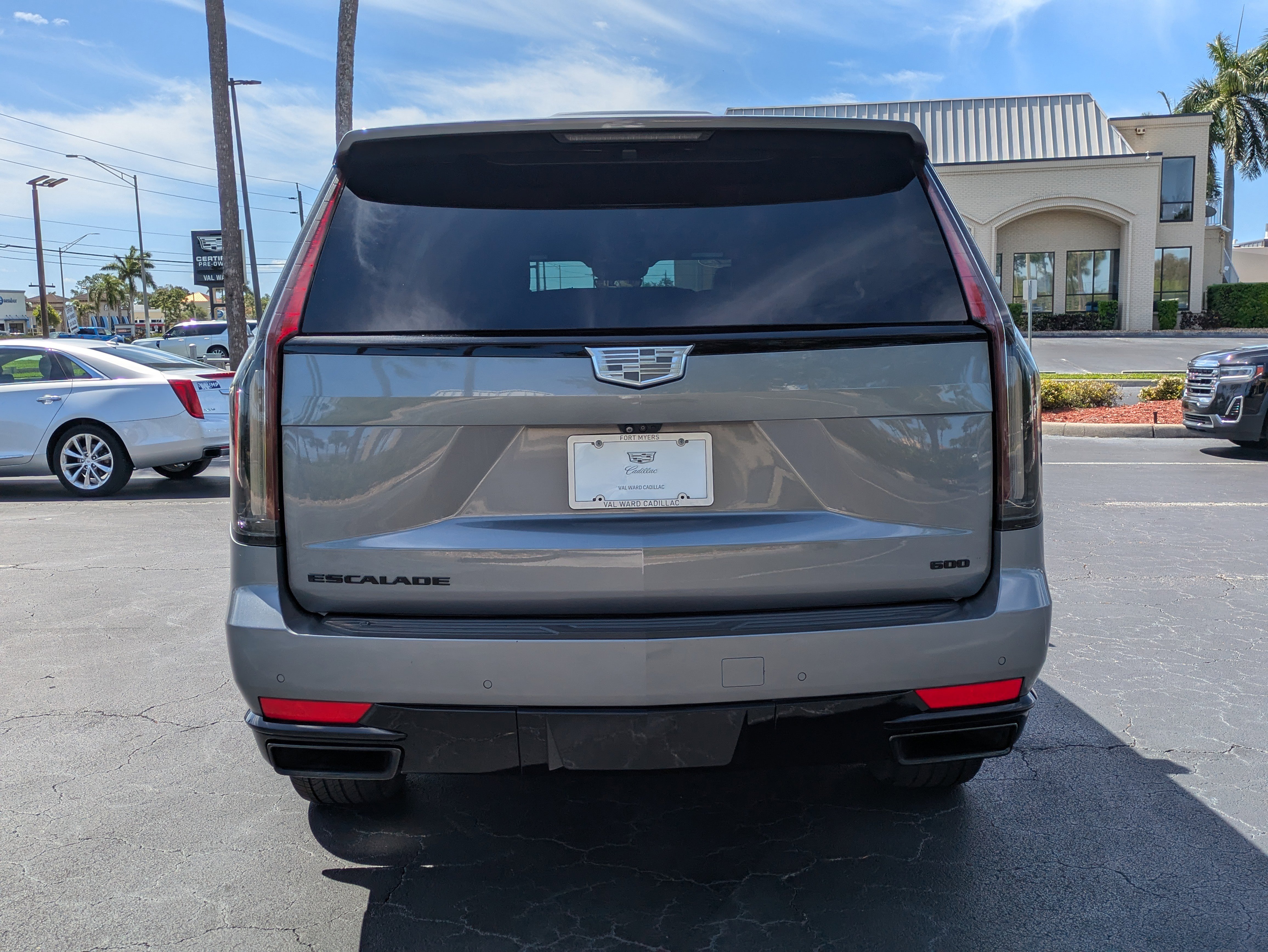 Used 2021 Cadillac Escalade Sport w/ Heavy-Duty Trailer Package AWD/4WD image 5