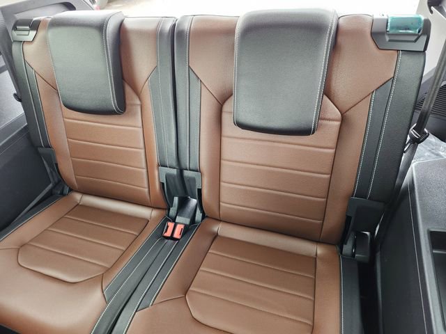 Certified 2023 Volkswagen Atlas SEL Premium image 9