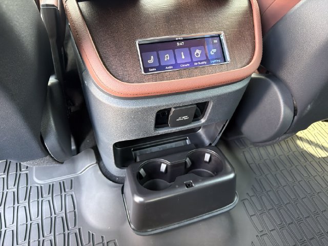 New 2026 Lincoln Navigator Reserve AWD/4WD image 16