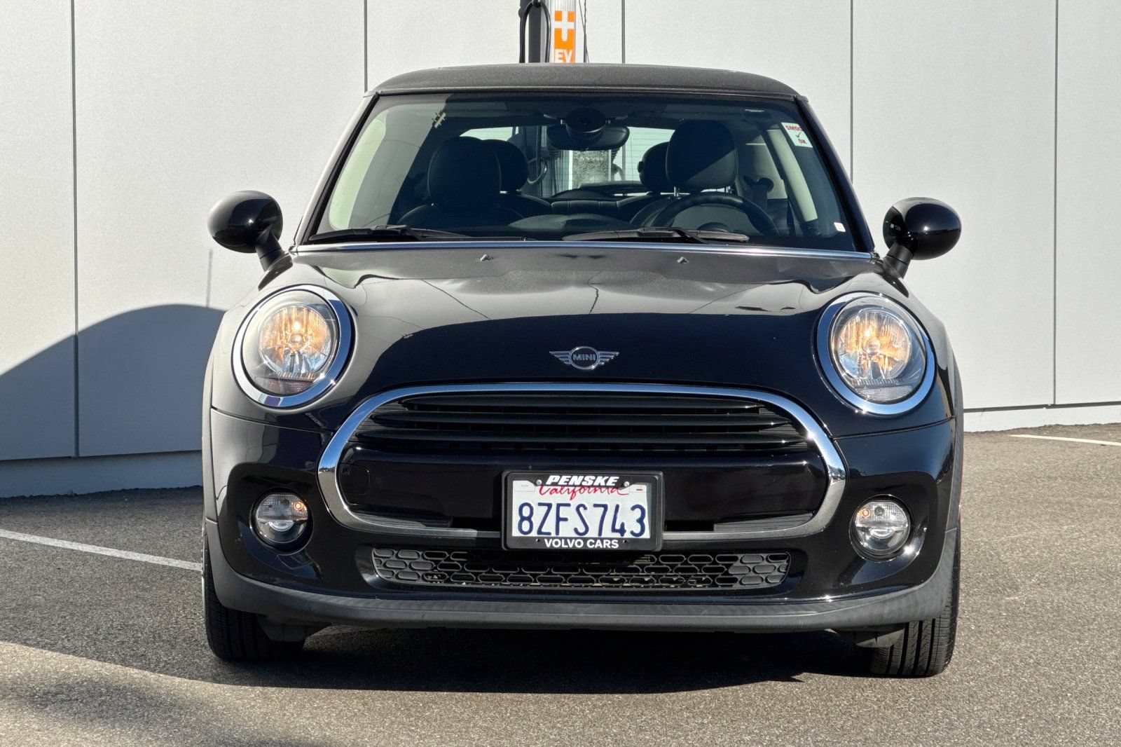 Used 2019 MINI Cooper 2-Door Hardtop w/ Signature Upholstery Package FWD image 8