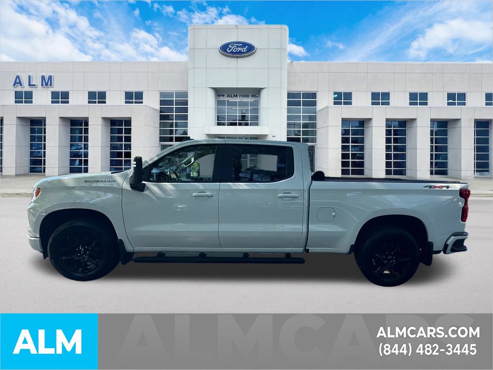 Used 2024 Chevrolet Silverado 1500 RST w/ Max Trailering Package AWD/4WD image 9
