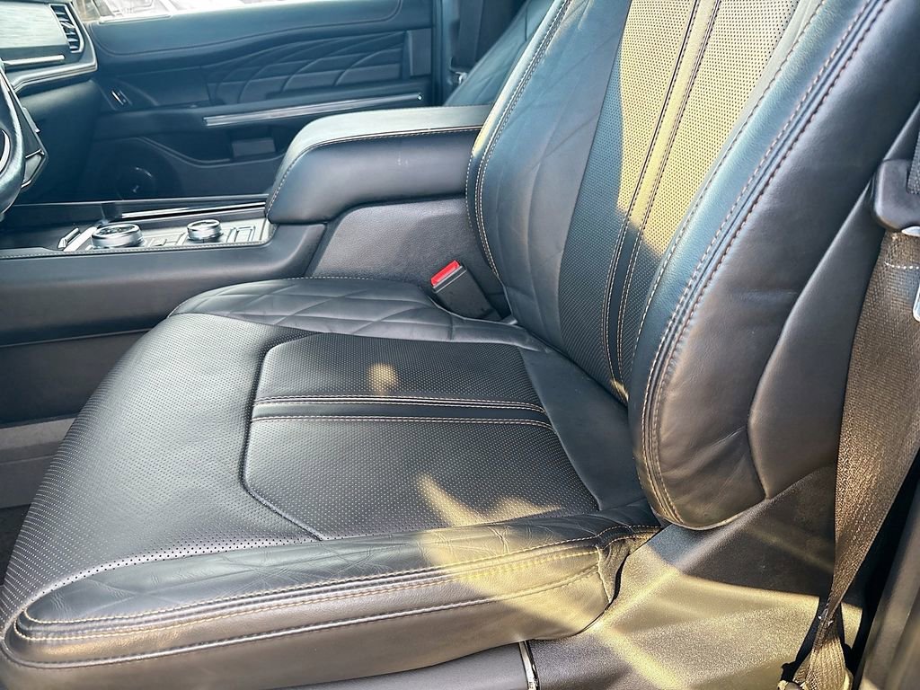 Used 2024 Ford Expedition Max Platinum AWD/4WD image 20