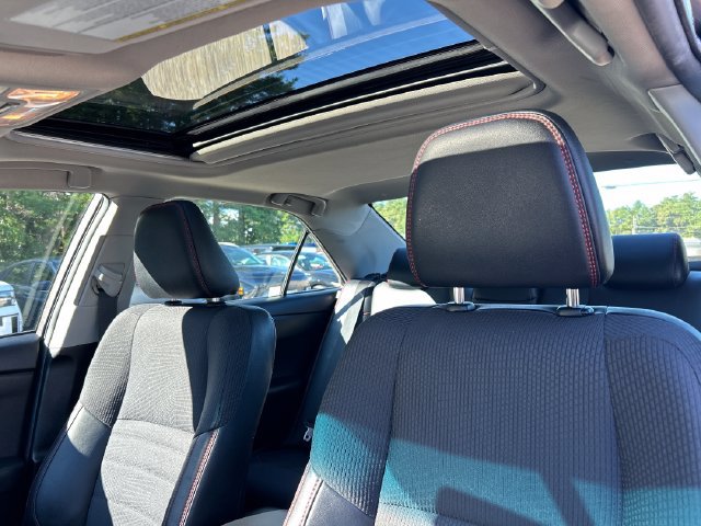 Used 2017 Toyota Camry SE w/ Moonroof Package FWD image 21