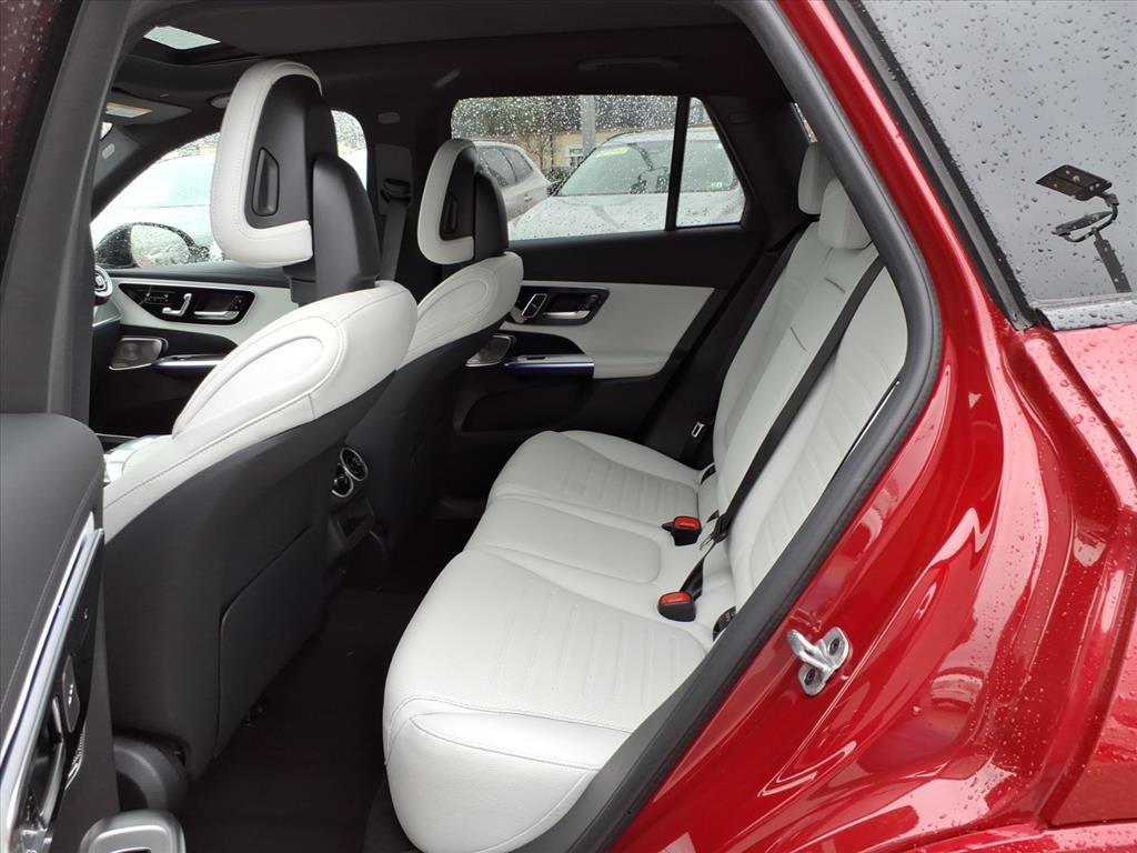 Used 2026 Mercedes-Benz GLC 300 4MATIC image 12