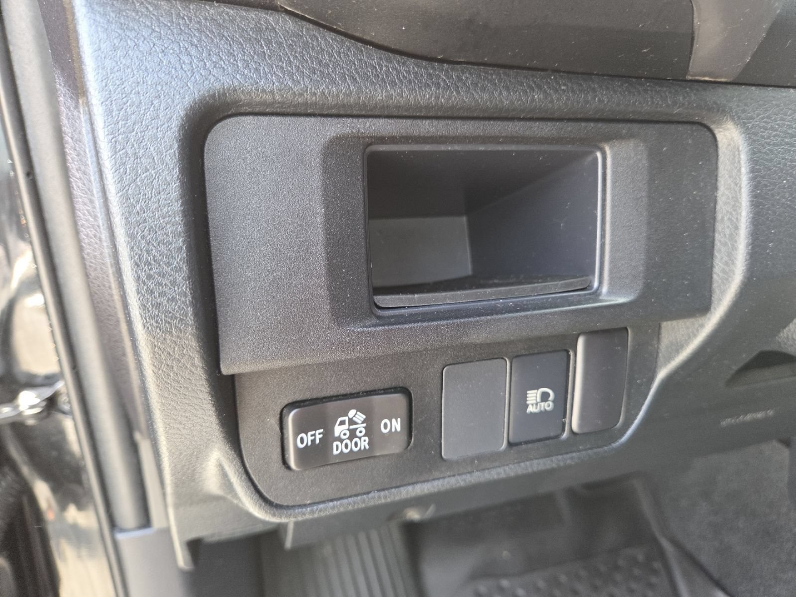 Used 2019 Toyota Tacoma SR5 RWD image 23