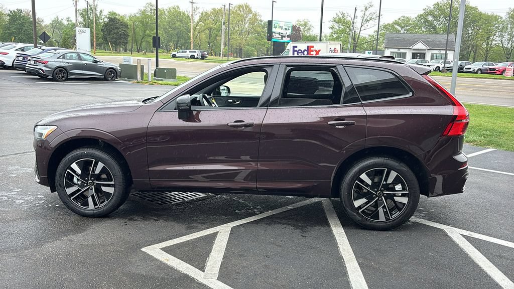 New 2026 Volvo XC60 B5 Plus AWD/4WD image 3