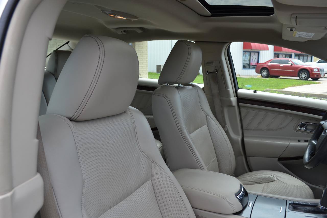 Used 2010 Ford Taurus Limited AWD/4WD image 36