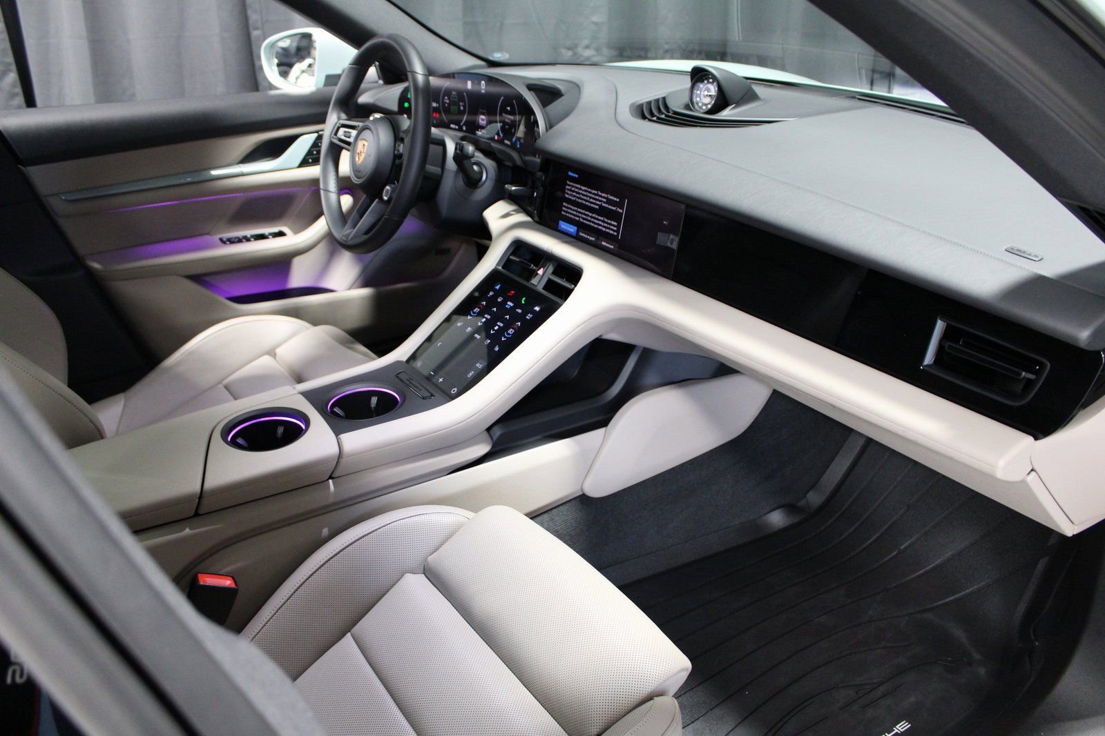 Certified 2025 Porsche Taycan image 3