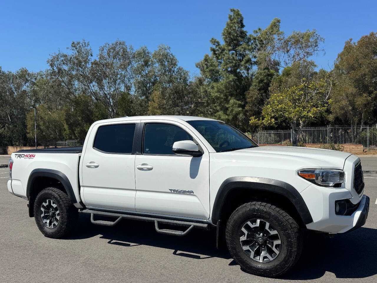 Used 2020 Toyota Tacoma TRD Off-Road w/ Technology Package AWD/4WD image 3