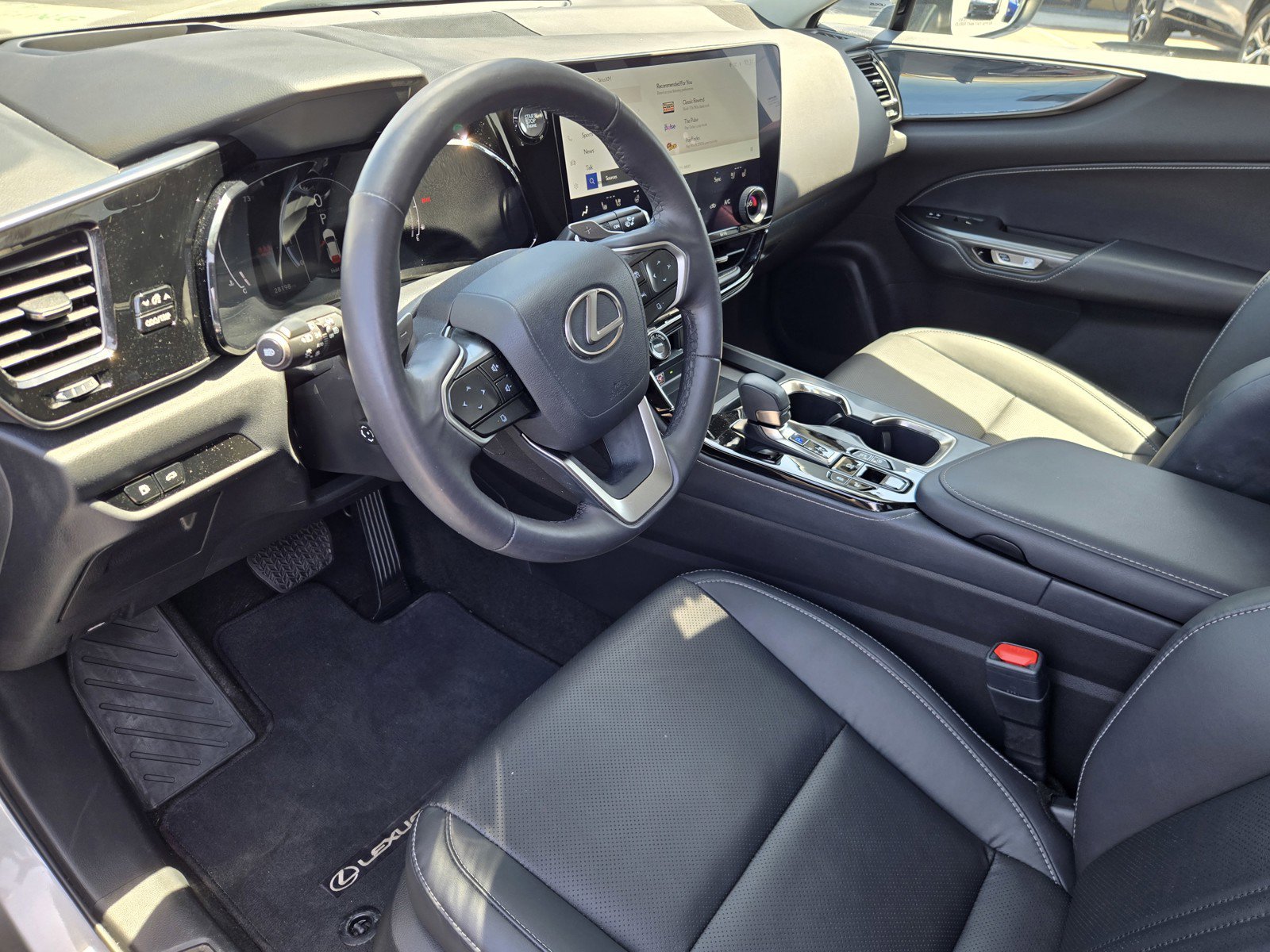 Used 2024 Lexus NX 350 AWD image 10