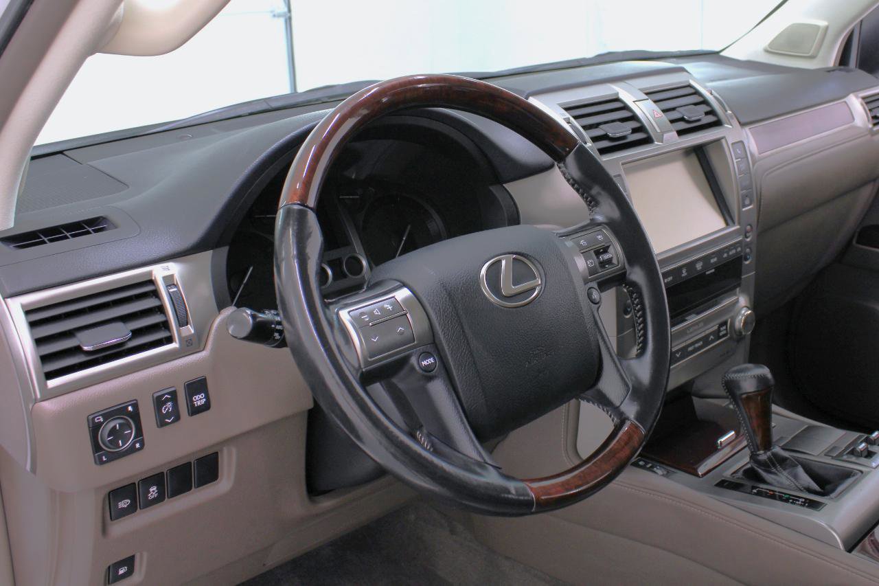Used 2017 Lexus GX 460 Premium image 31