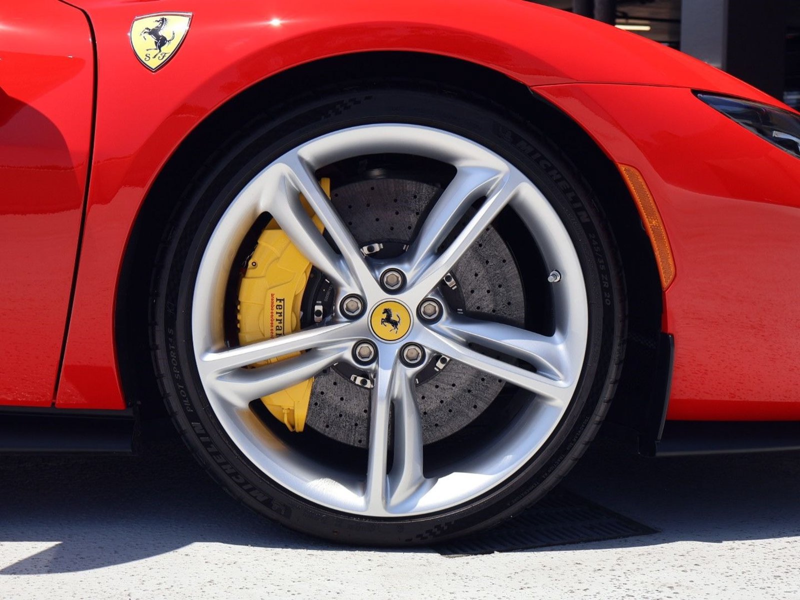 Used 2025 Ferrari 296 GTS RWD image 23
