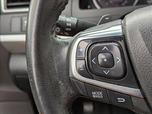 Used 2015 Toyota Camry SE w/ Moonroof Package FWD image 11
