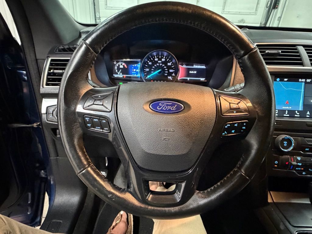 Used 2017 Ford Explorer XLT w/ Equipment Group 202A AWD/4WD image 41