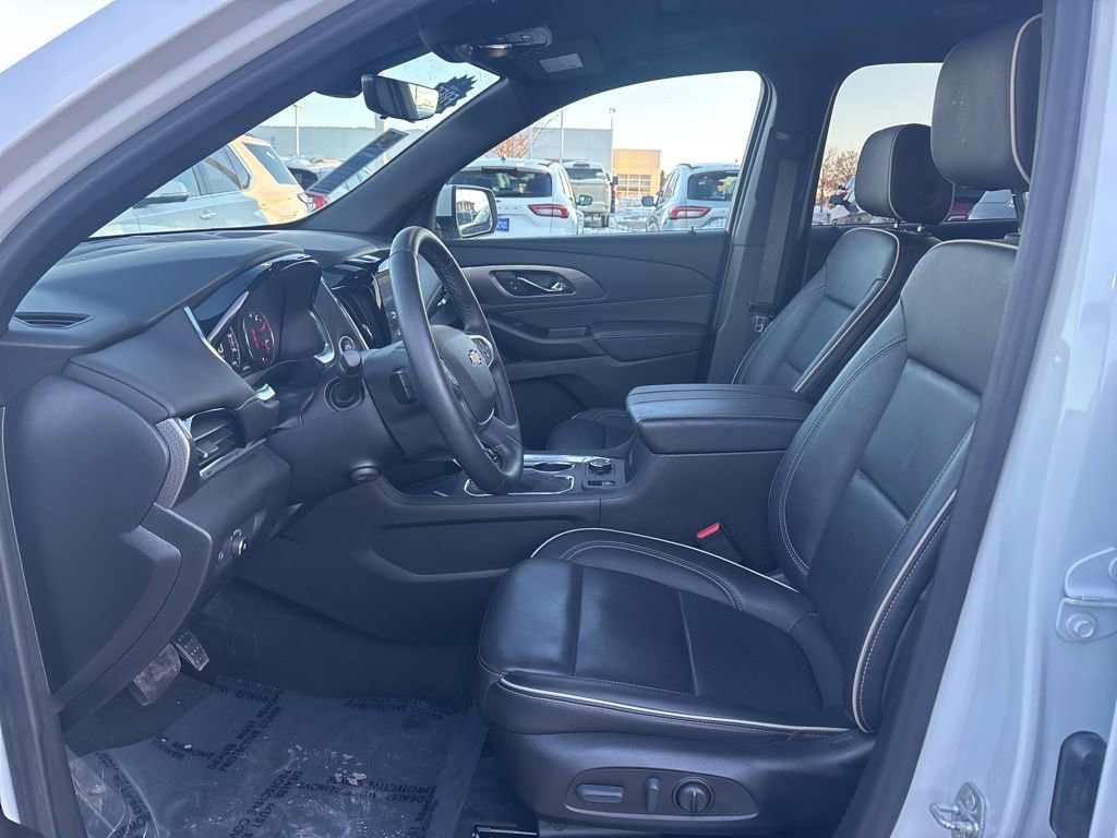 Used 2023 Chevrolet Traverse Premier image 15