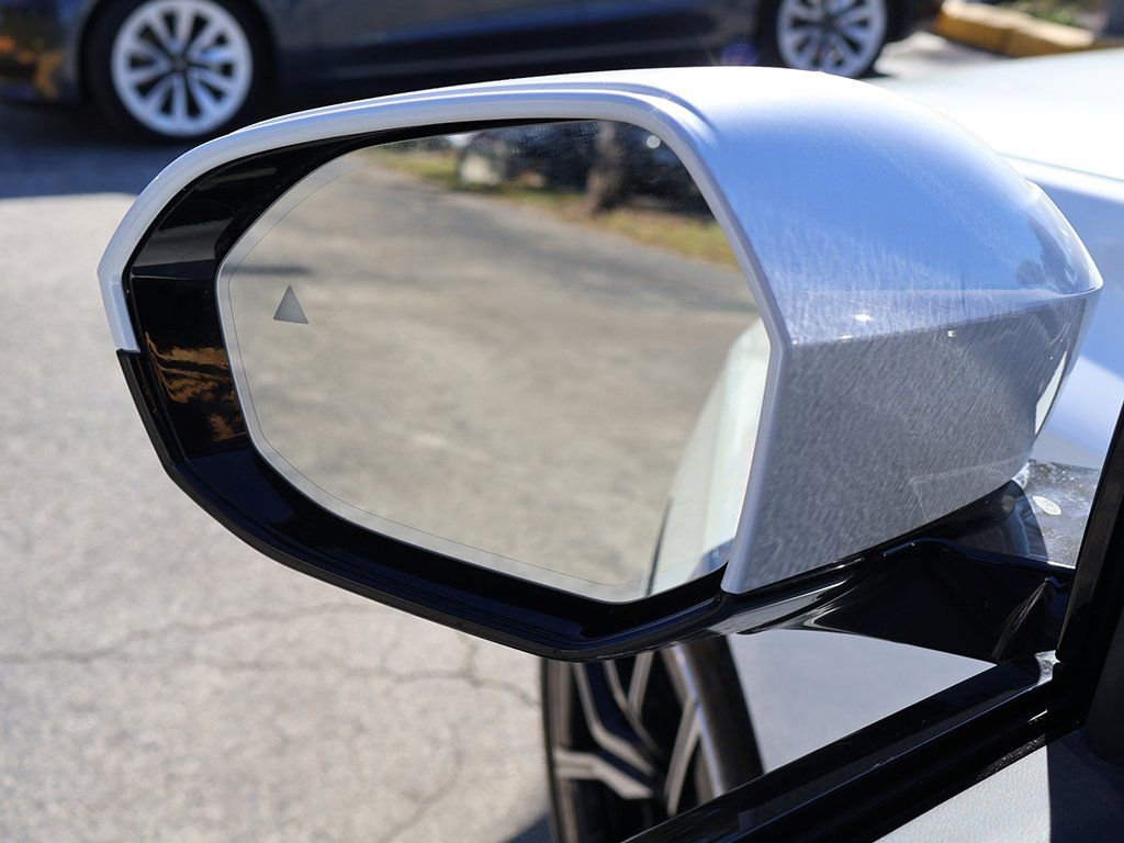 Used 2023 BMW 760i xDrive image 45