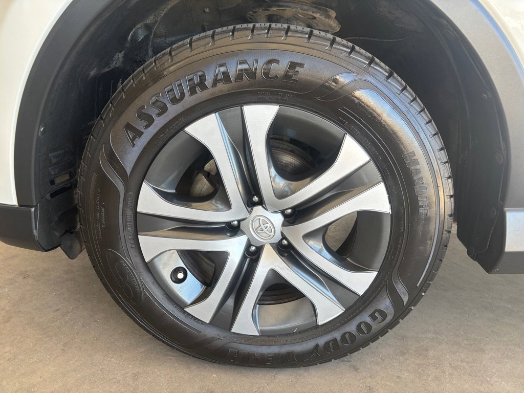 Used 2017 Toyota RAV4 LE w/ Carpet Mat Package image 45