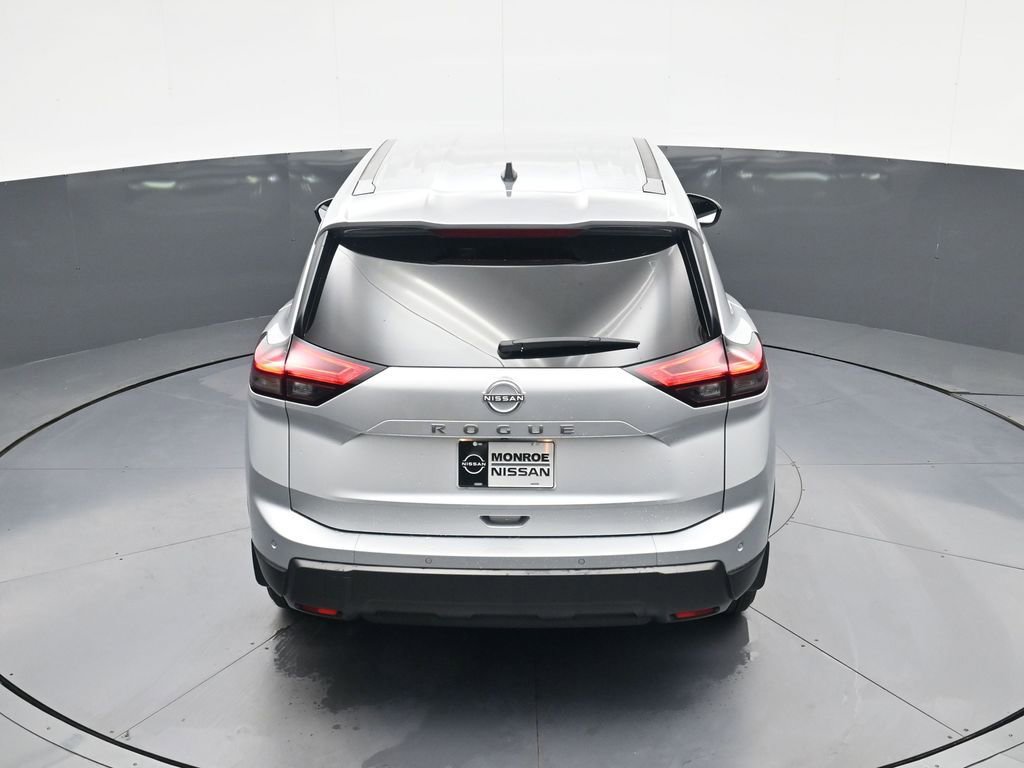 Used 2025 Nissan Rogue S FWD image 28