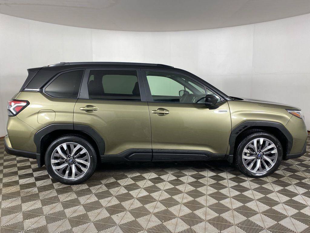Used 2025 Subaru Forester Touring AWD/4WD image 5