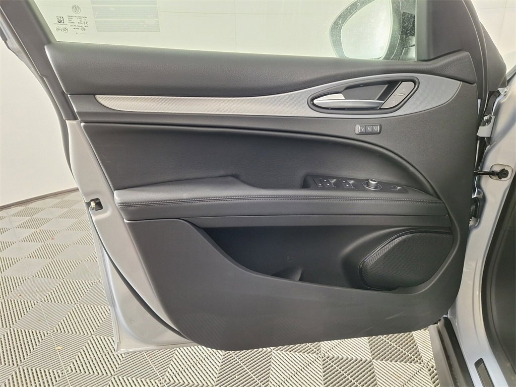 New 2025 Alfa Romeo Stelvio Sprint w/ Convenience Package image 19