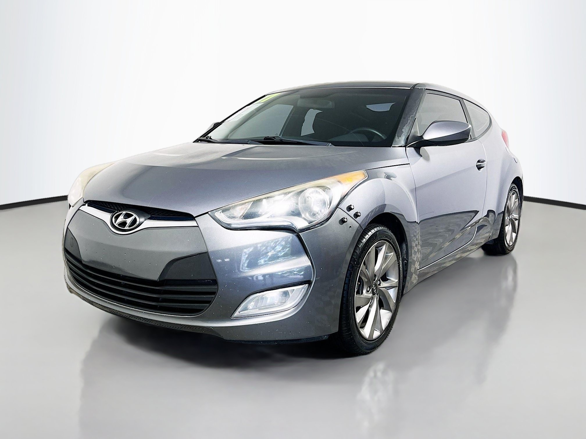 Used 2017 Hyundai Veloster FWD image 10