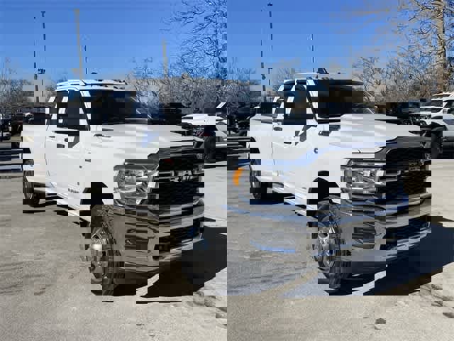 Used 2021 RAM 3500 Tradesman w/ Chrome Appearance Group image 16