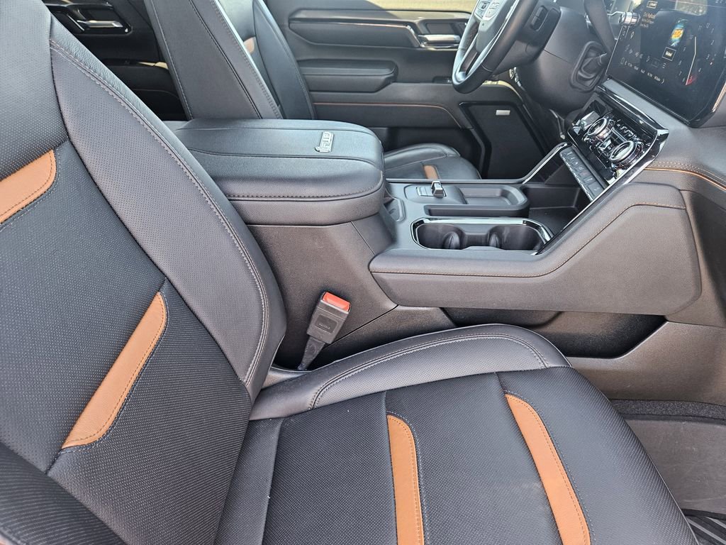 Used 2024 GMC Sierra 2500 AT4 w/ AT4 Premium Plus Package AWD/4WD image 11