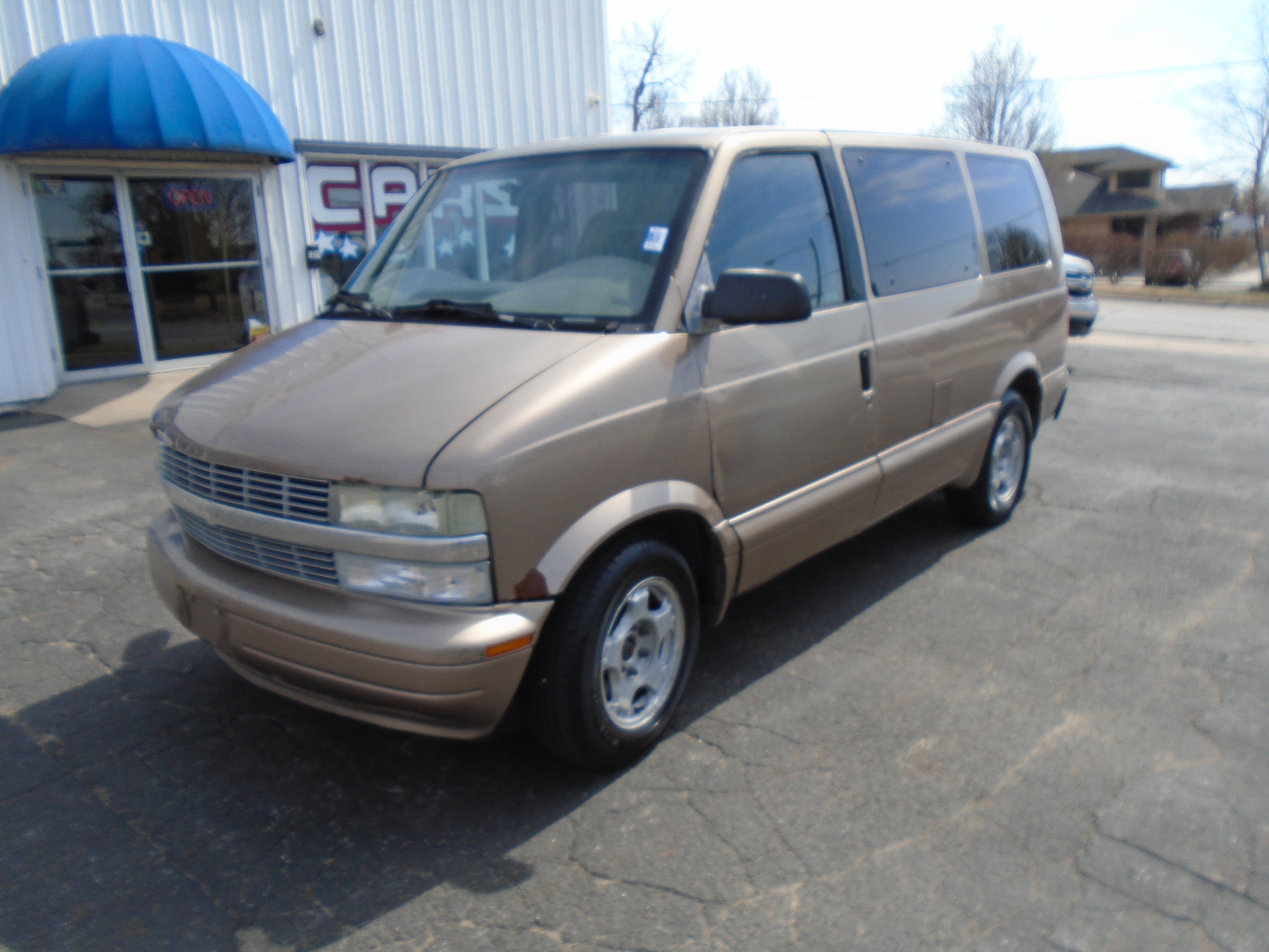 Used 2003 Chevrolet Astro Passenger AWD w/ LS Preferred Equipment Group image 2