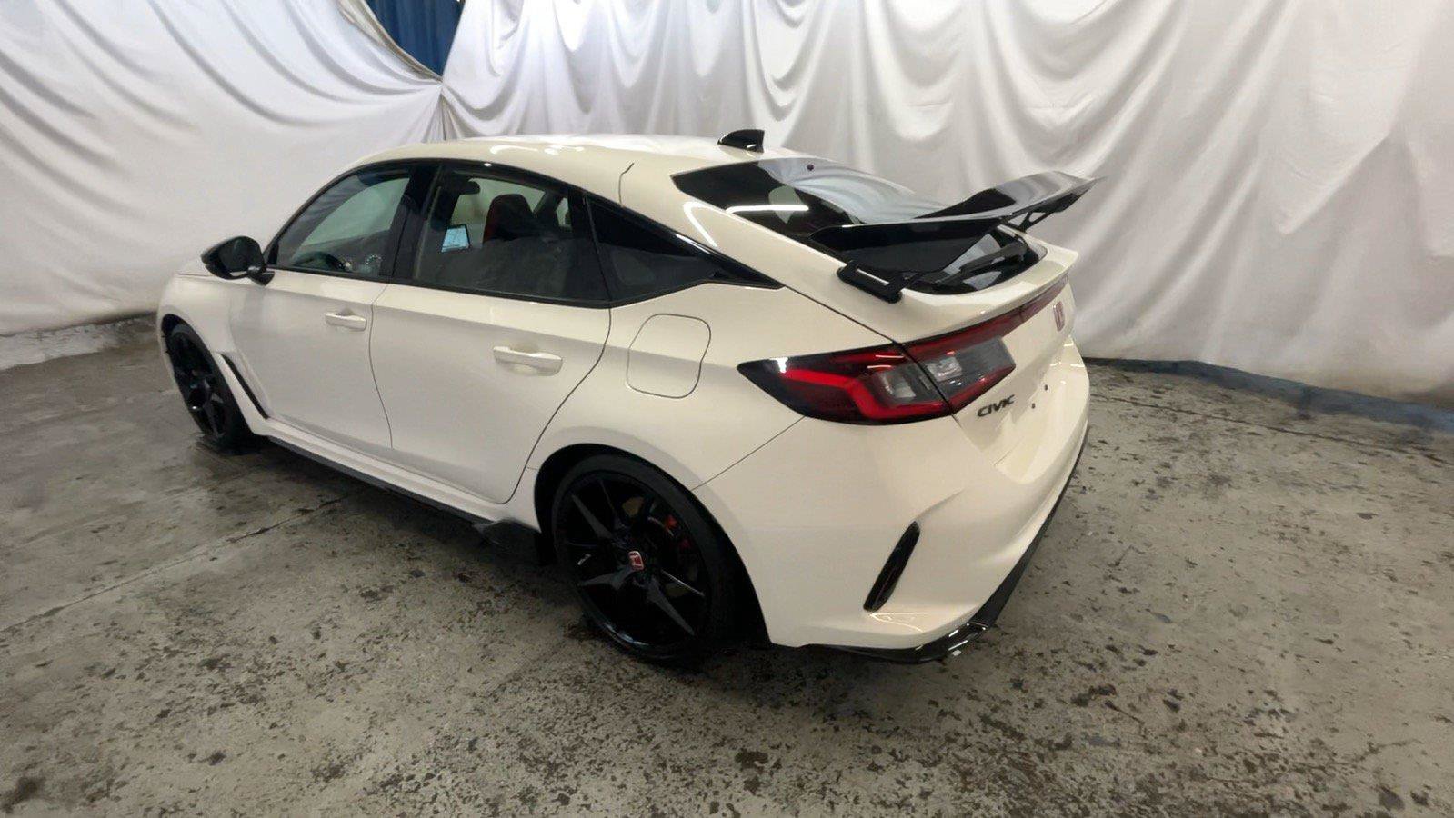 Used 2025 Honda Civic Type R image 11