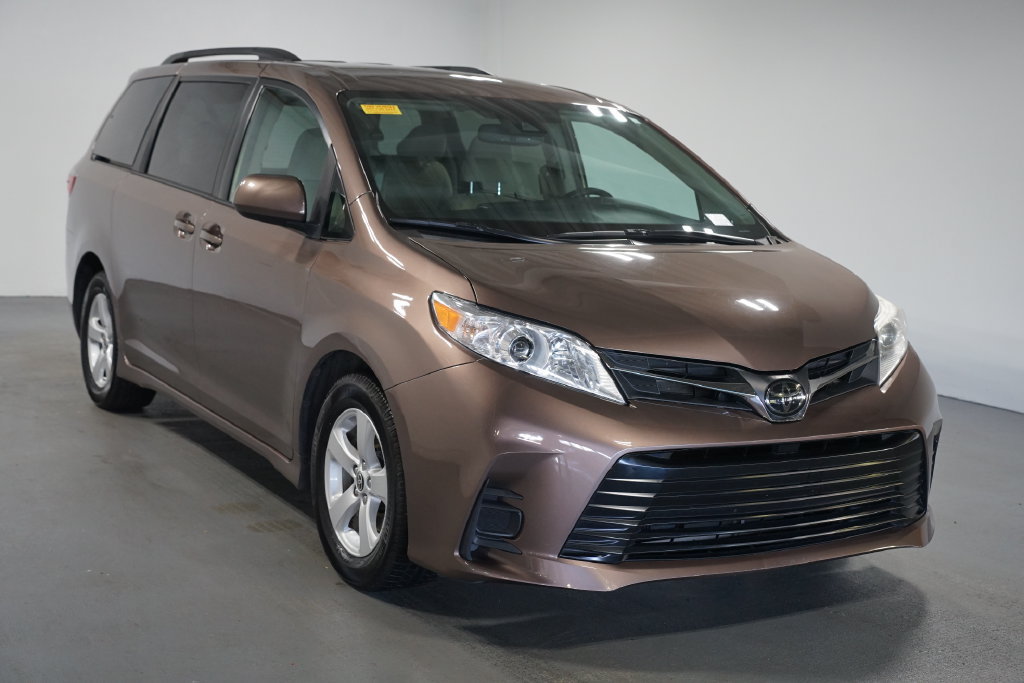 Certified 2020 Toyota Sienna LE FWD image 3
