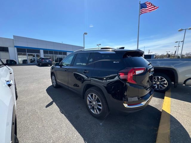 Used 2022 GMC Terrain SLT w/ Tech Package image 7