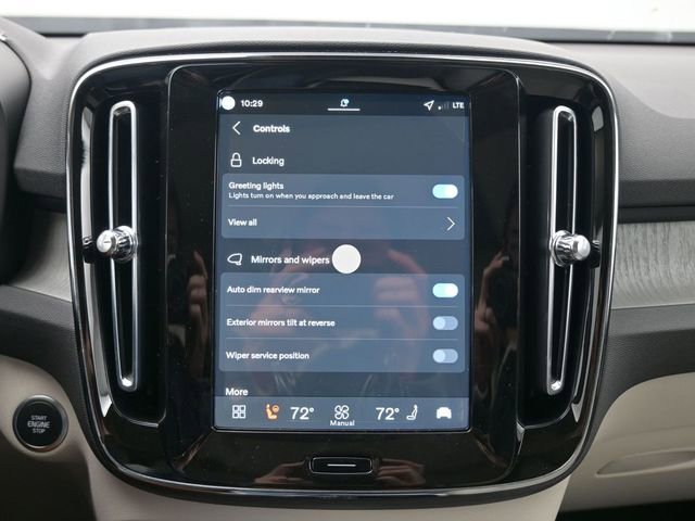 New 2026 Volvo XC40 B5 Ultra w/ Climate Package image 17