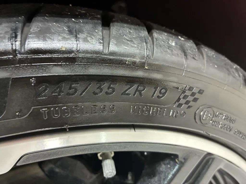 Used 2024 Chevrolet Corvette Stingray Convertible w/ Z51 Performance Package image 20