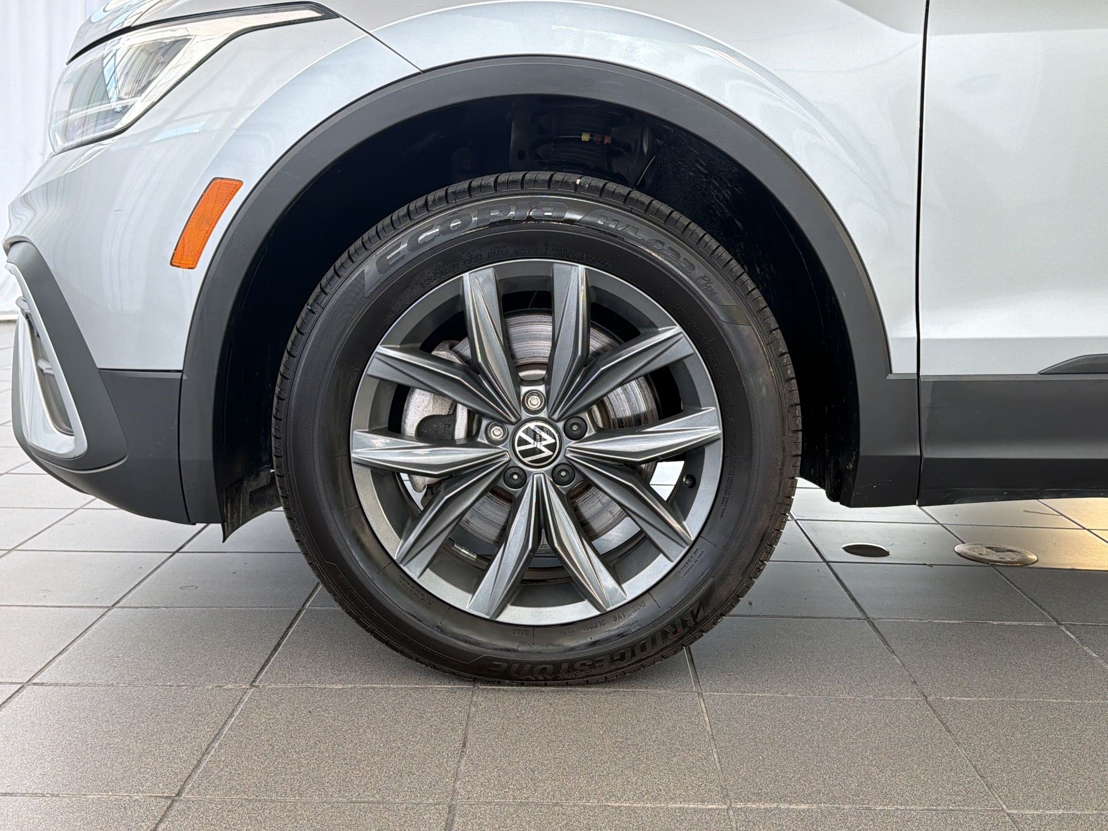 Used 2022 Volkswagen Tiguan SE FWD image 13