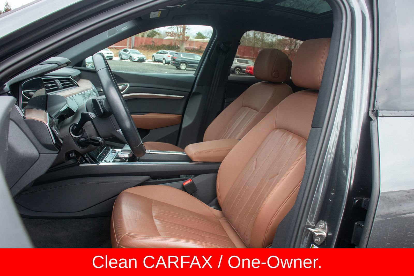 Used 2022 Audi e-tron Premium Plus w/ Premium Plus Package image 13