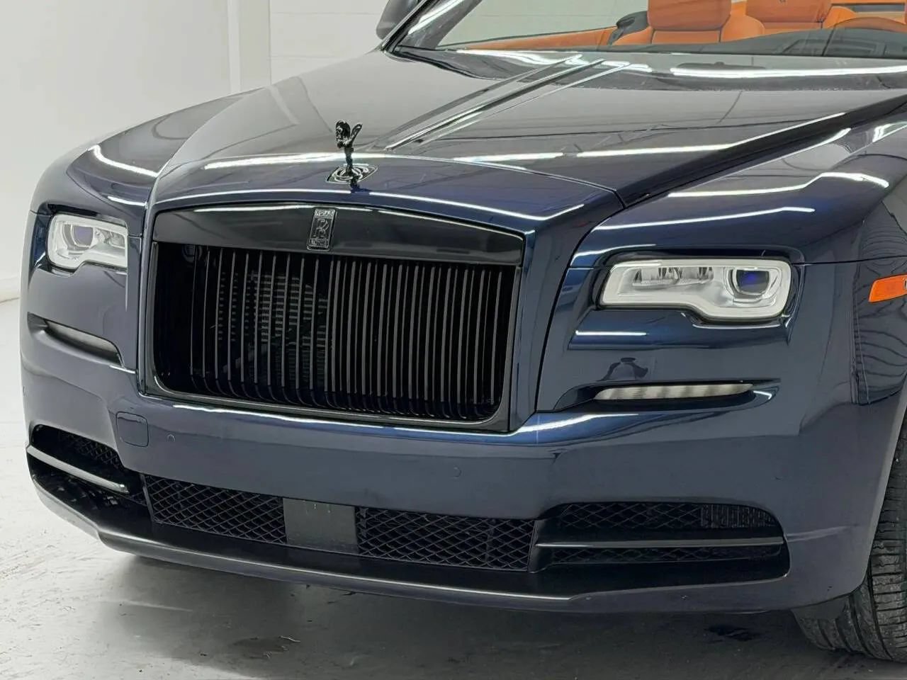 Used 2017 Rolls-Royce Dawn RWD image 40