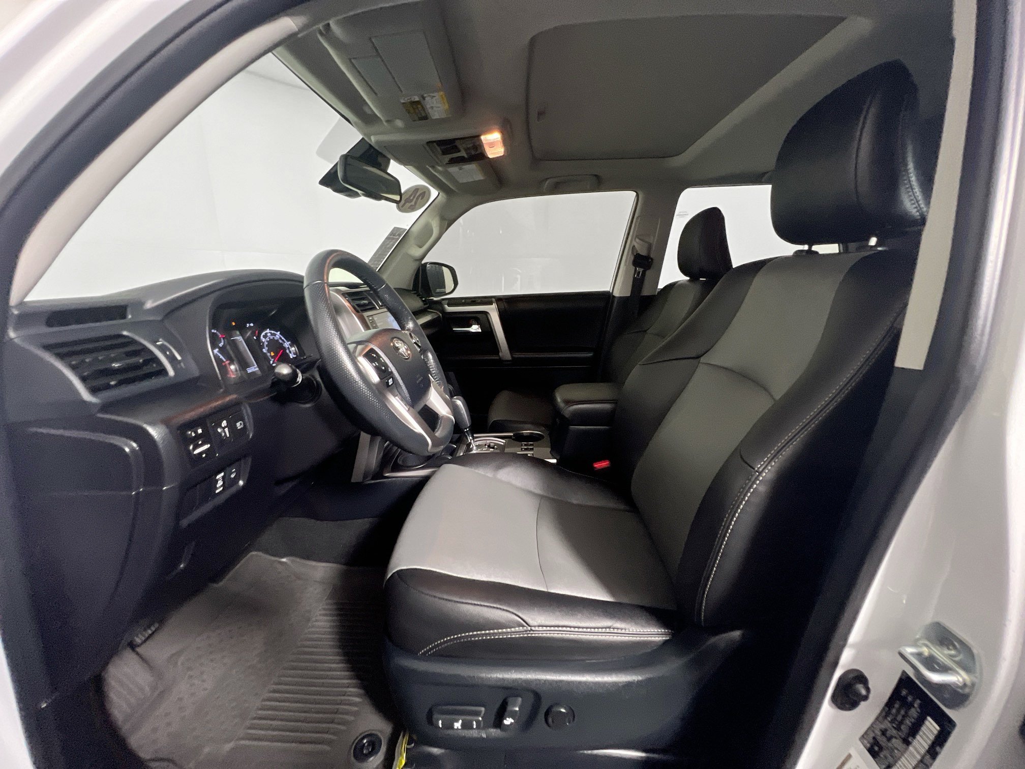 Used 2024 Toyota 4Runner SR5 Premium w/ Moonroof Package RWD image 14