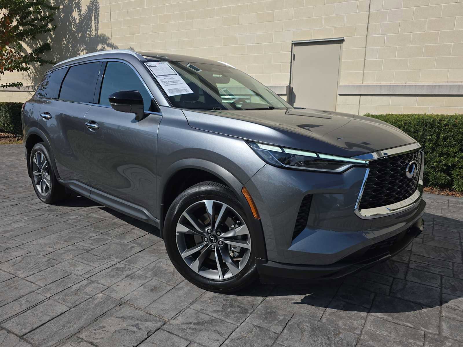 Certified 2025 INFINITI QX60 Luxe FWD image 28