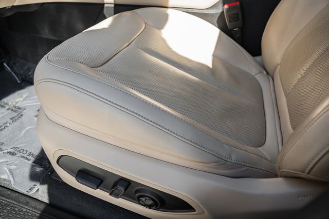 Used 2023 Jeep Grand Cherokee 4WD 4xe w/ Luxury Tech Group II image 38