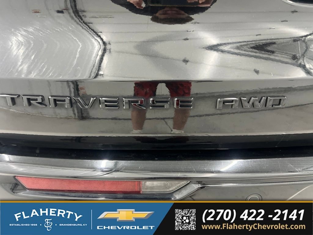 Used 2024 Chevrolet Traverse RS w/ LPO, Floor Liner Package AWD/4WD image 18