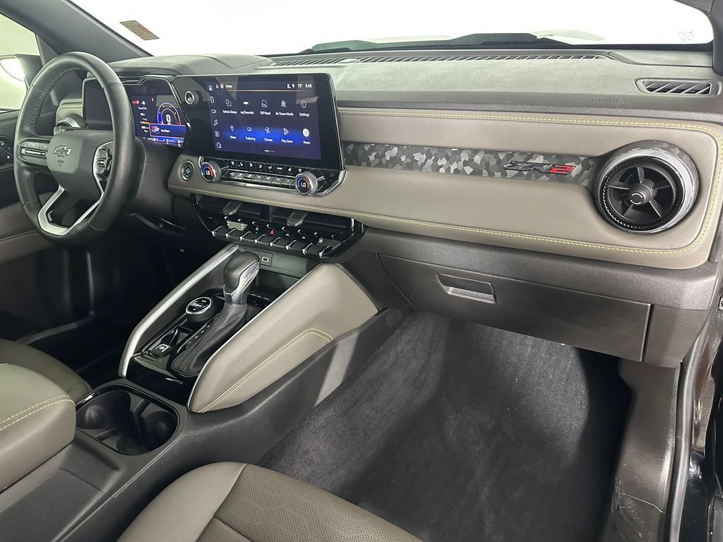 Used 2024 Chevrolet Colorado ZR2 w/ ZR2 Convenience Package III AWD/4WD image 32
